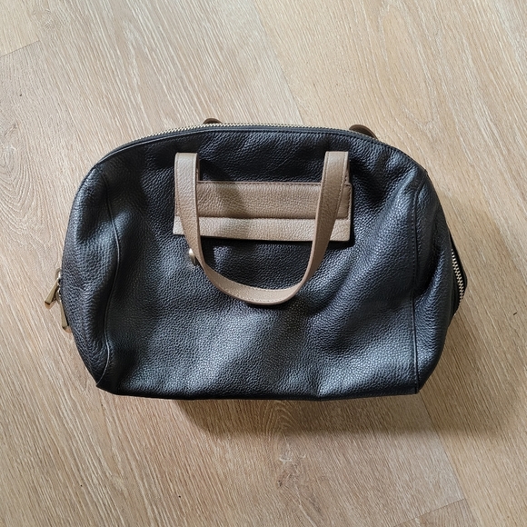 Pour LA Victoire Shoulder Bag - Picture 2 of 3